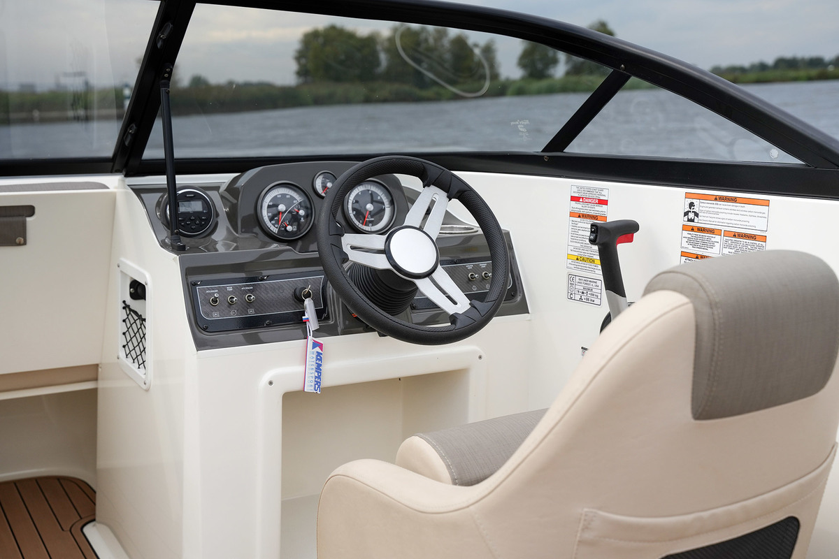 Bayliner VR4 — foto 16 van 36