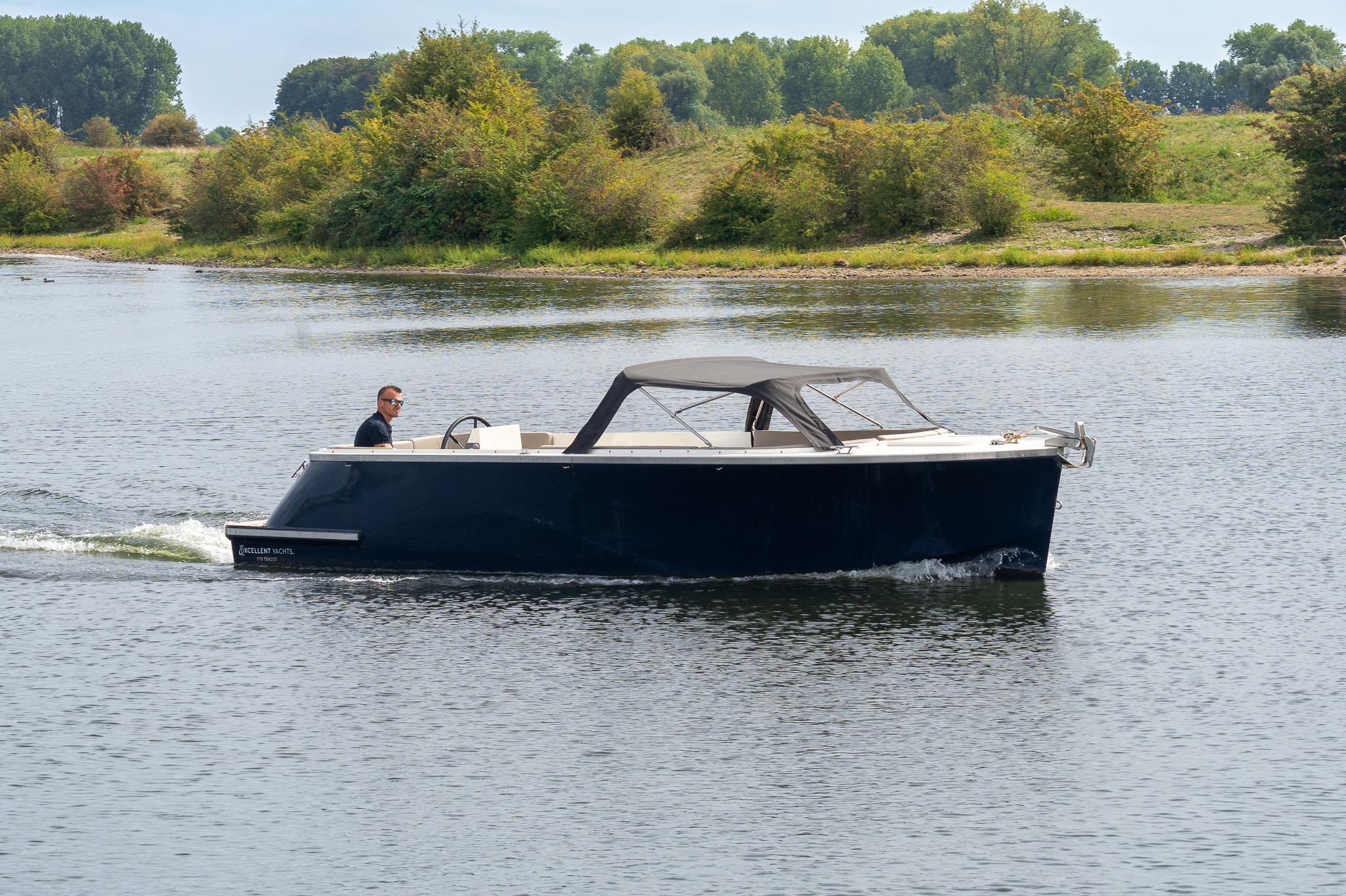 Tender Excellent 750 — foto 1 van 13