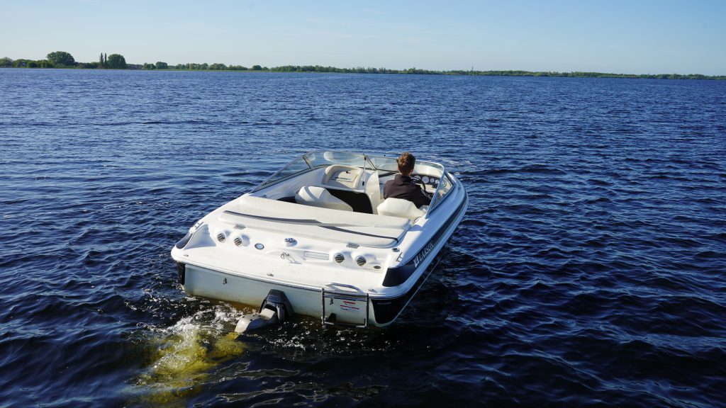 Larson 186 speedboot met Volvo Penta 135pk — foto 6 van 16