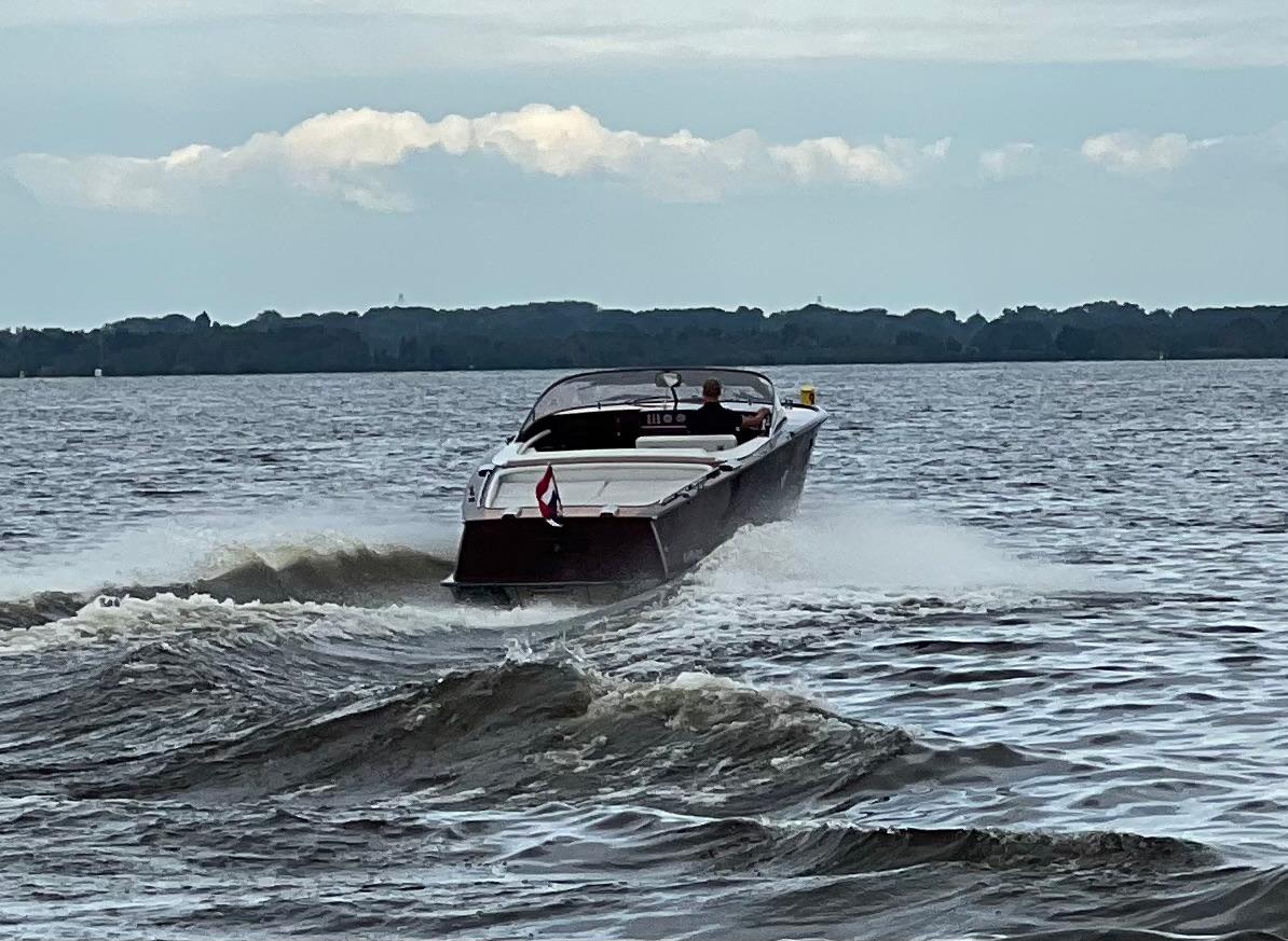 Boesch 850 Runabout Deluxe — foto 18 van 40
