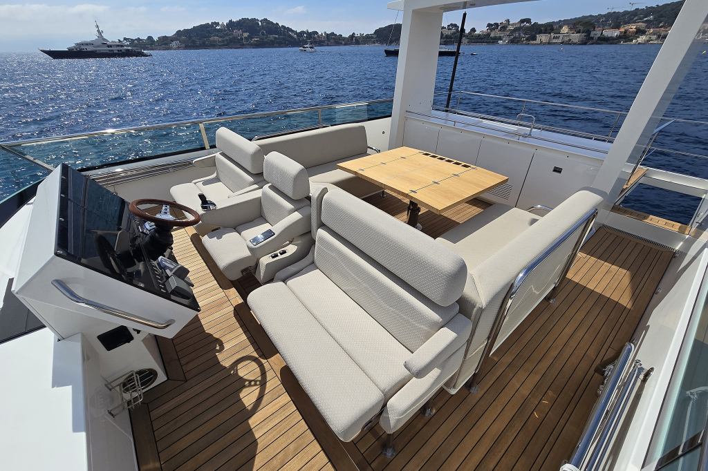 Delta Powerboats 88 Carbon — foto 13 van 75