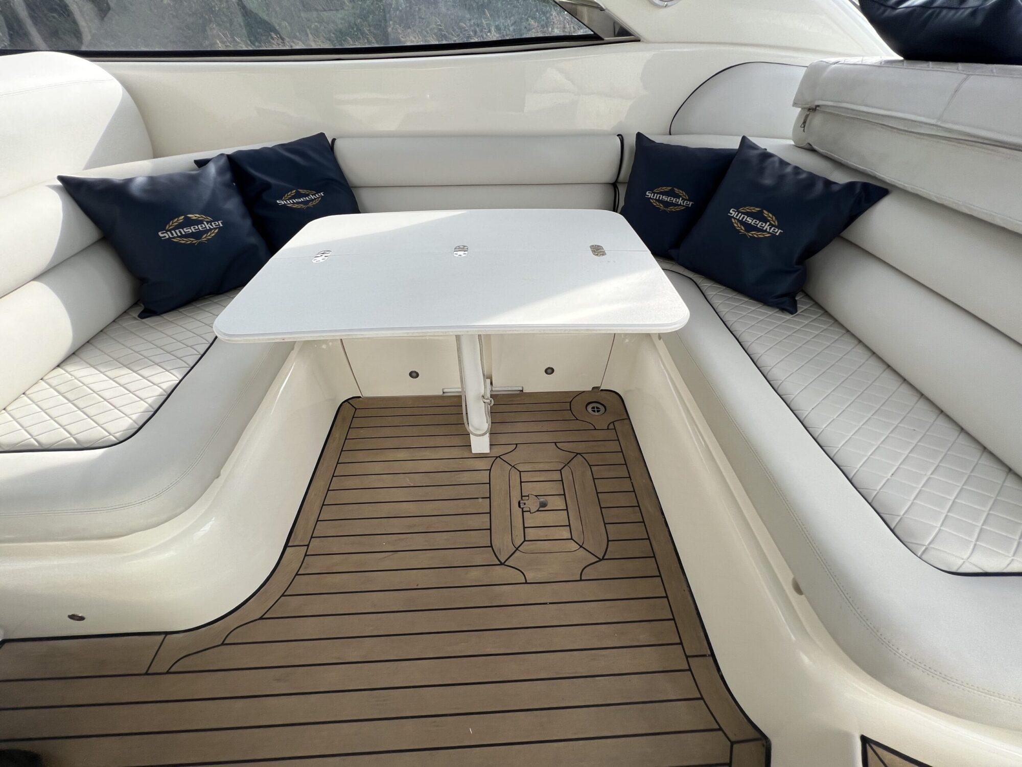 Sunseeker Superhawk 48 Cabrio — foto 15 van 48