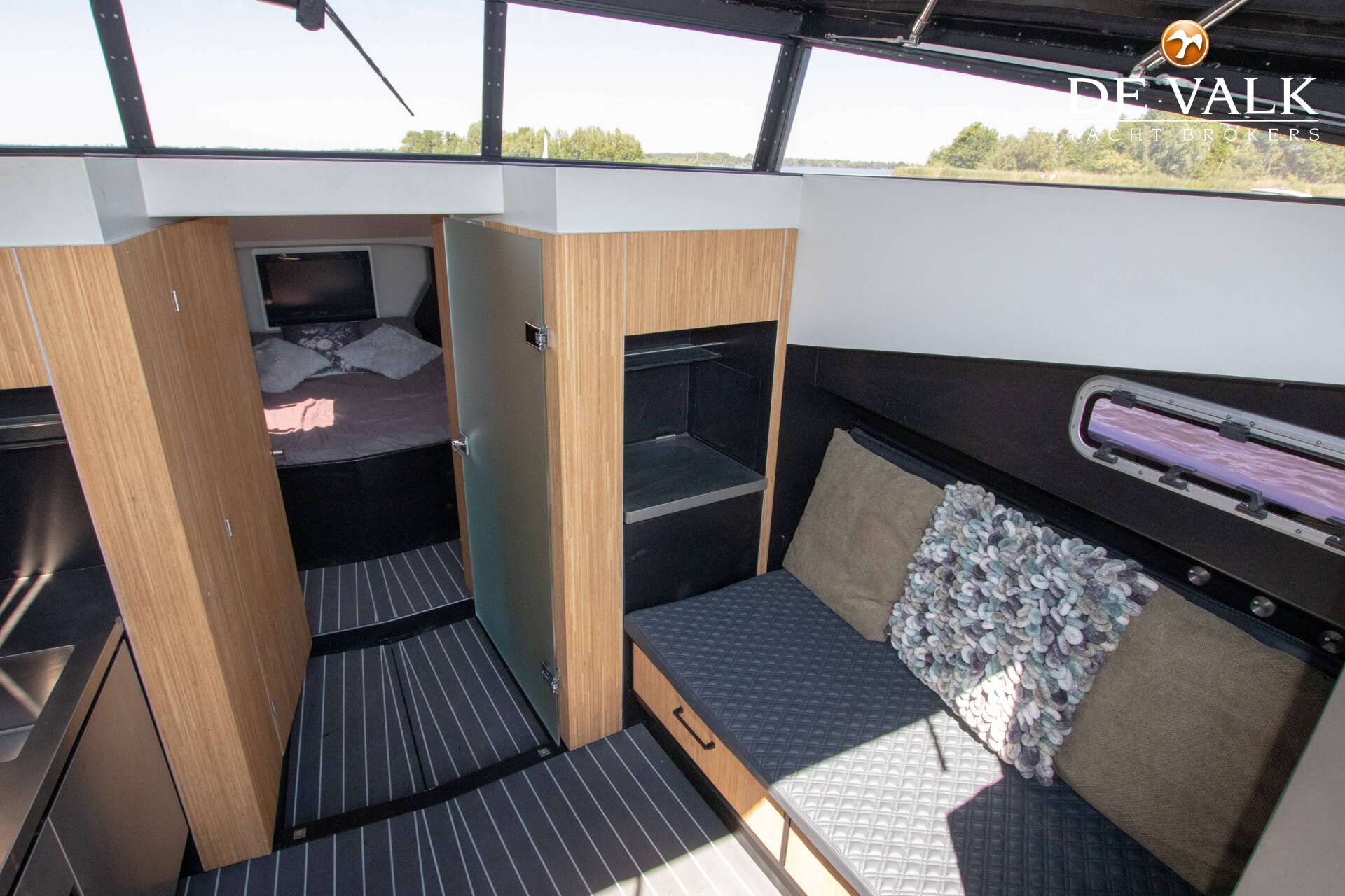 PLV Custom Build — foto 27 van 35