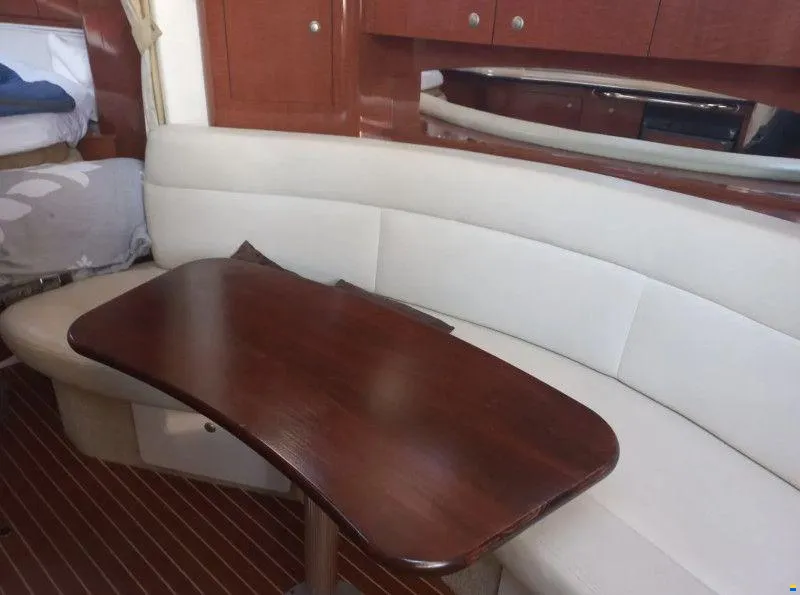 Sea Ray 355 Sundancer - BluYachting — foto 9 van 12