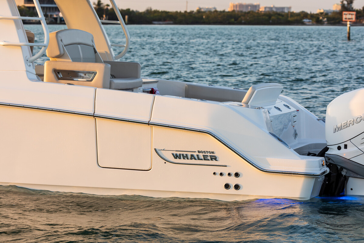 Boston Whaler 350 Realm — foto 10 van 32