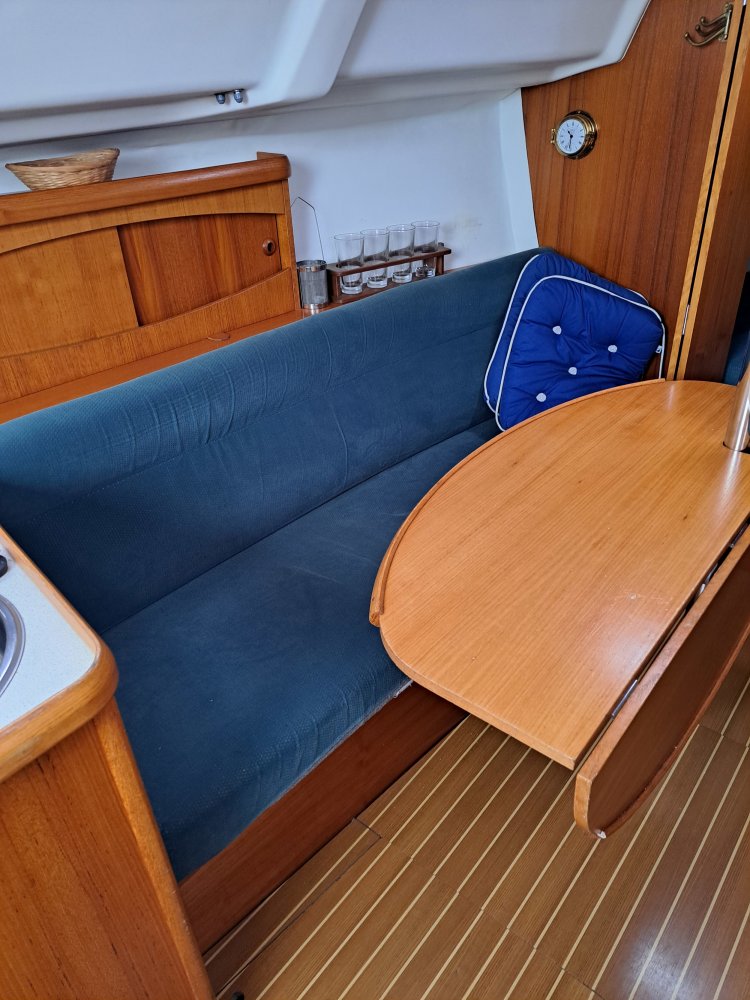 Yanmar Jeanneau - Sailing Yacht - GRP (Polyester) - 1999 - € 35.000 — foto 3 van 11