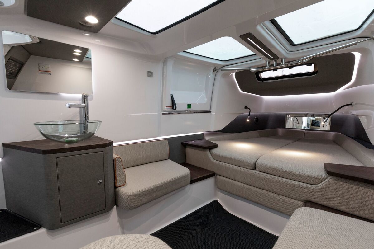 Axopar 37 Spyder — foto 9 van 16
