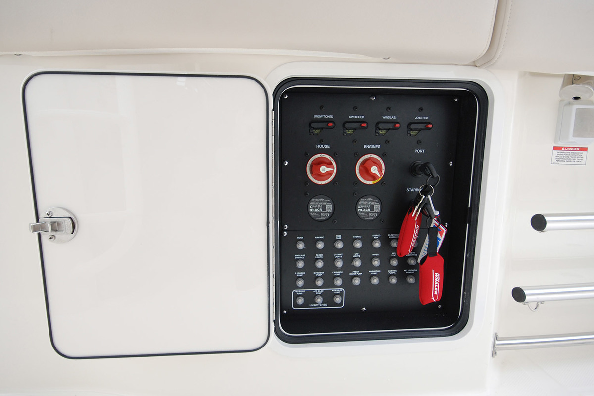 Boston Whaler 330 Outrage — foto 27 van 40