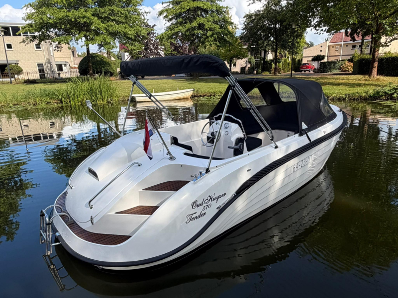 Oud Huijzer 570 Tender