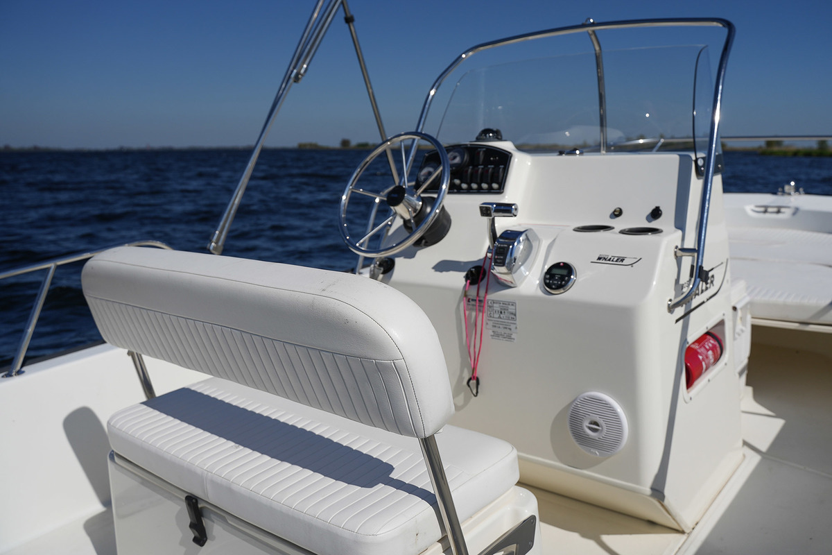 Boston Whaler 190 Montauk — foto 25 van 38