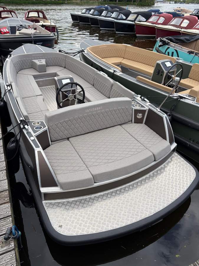 VanVossen E tender elektrisch direct leverbaar HISWA Lelystad  — foto 3 van 15