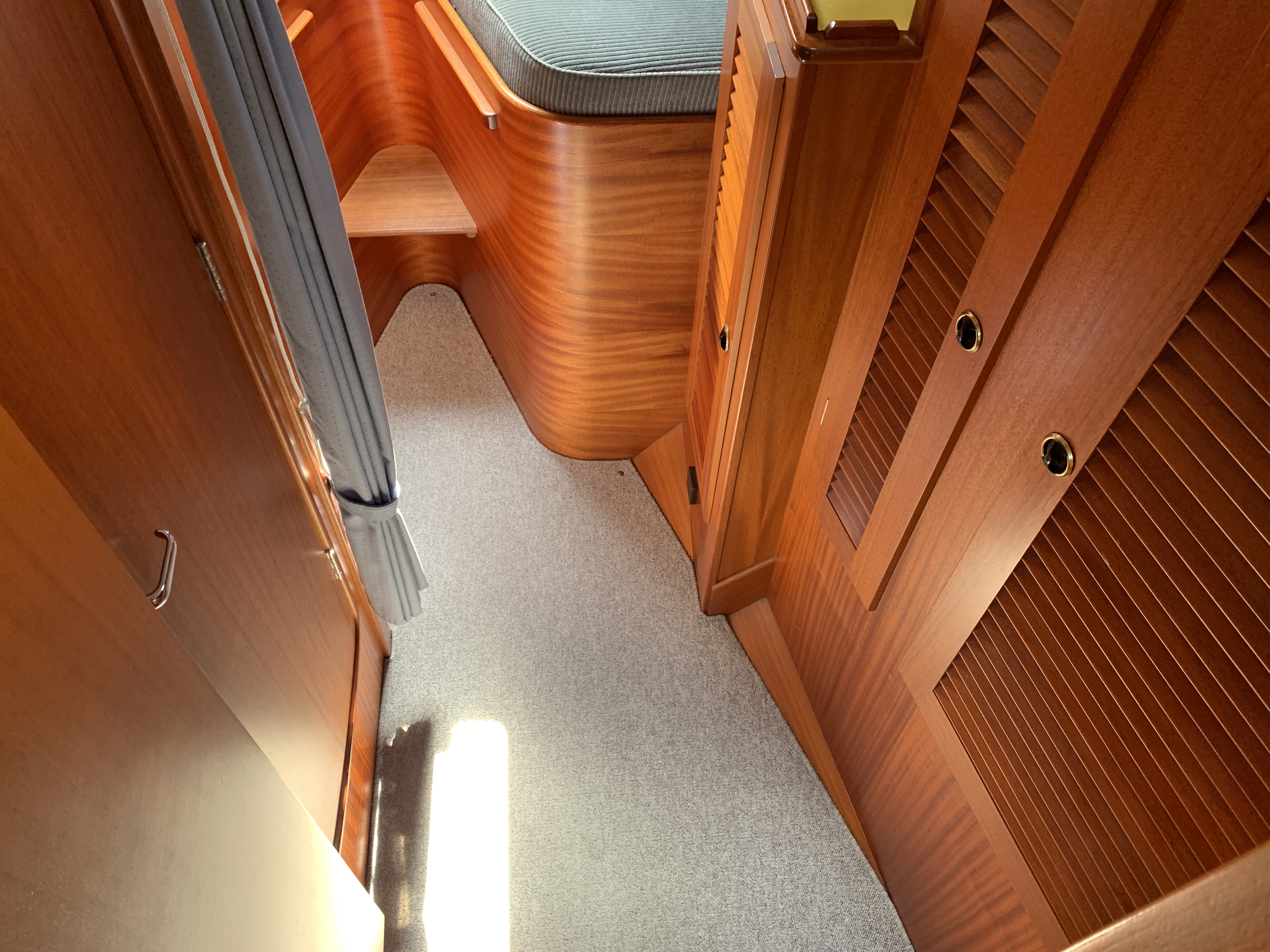 Hallberg-Rassy 42 — foto 45 van 77