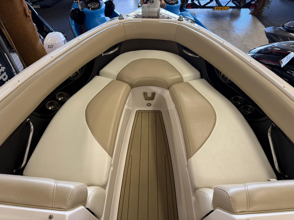 Regal 2500 Bowrider — foto 20 van 29