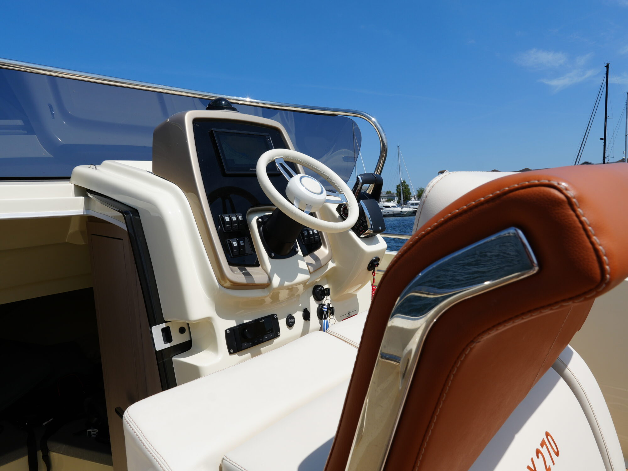 Invictus 270 CX — foto 15 van 38