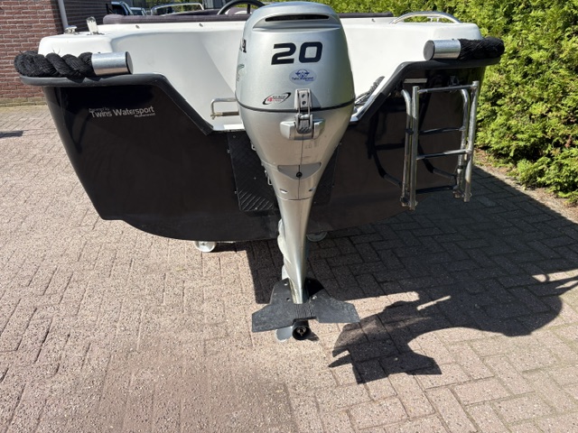 VAARKLAAR!! Twins 520 met Honda 20 PK en  Dekzeil — foto 14 van 18