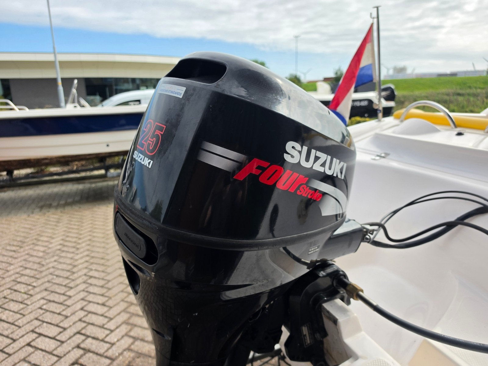 UNIEK! Snelle Twister 150 + Suzuki 25PK V-Twin 4 Takt — foto 9 van 13