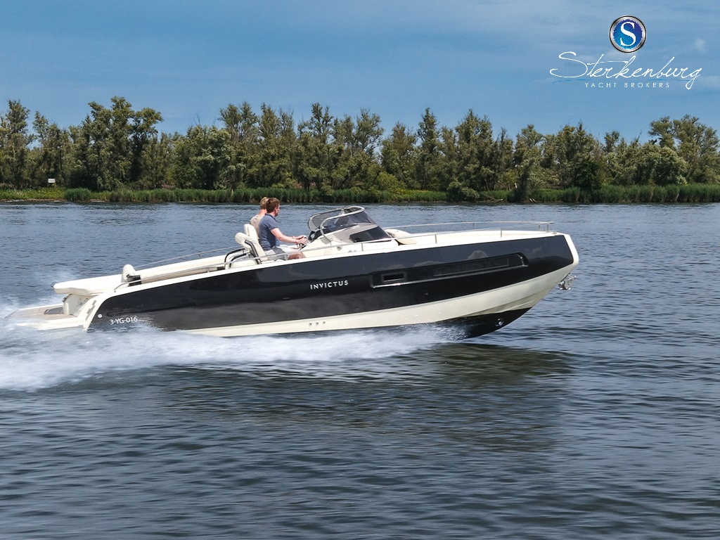 Invictus 280 GT — foto 1 van 42