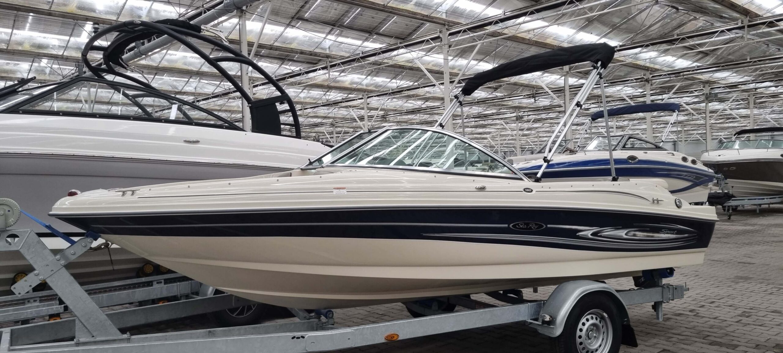 Sea Ray 180 Sport — foto 1 van 11