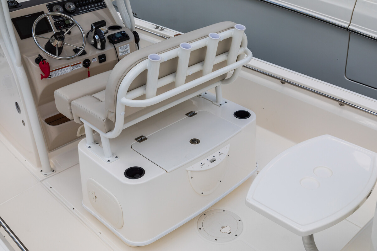 Boston Whaler 210 Montauk — foto 12 van 22