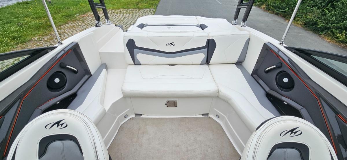 Monterey 238 Super Sport — foto 17 van 24