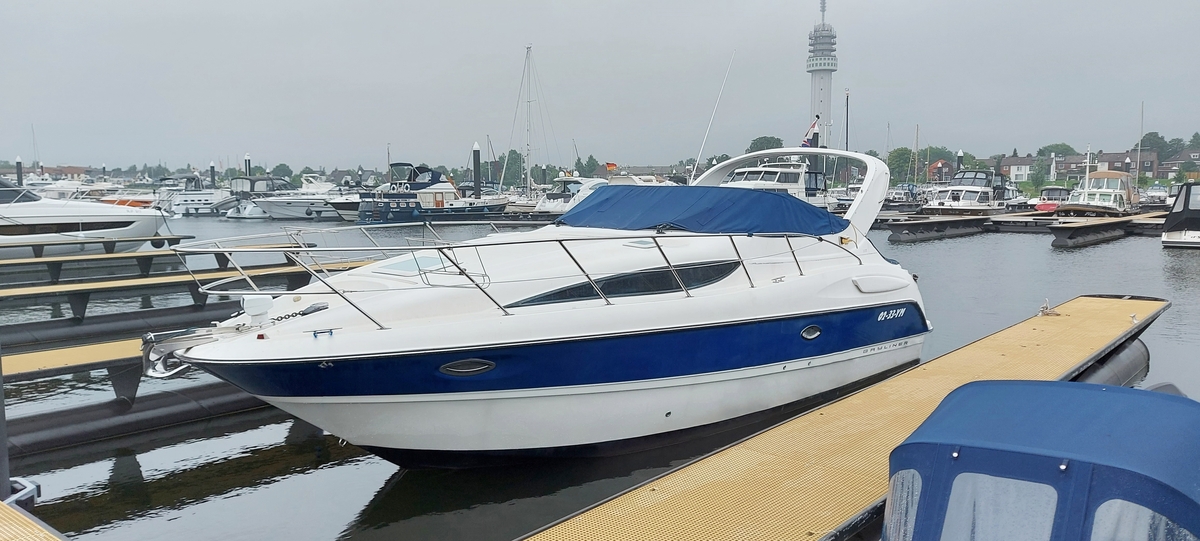 Bayliner 305