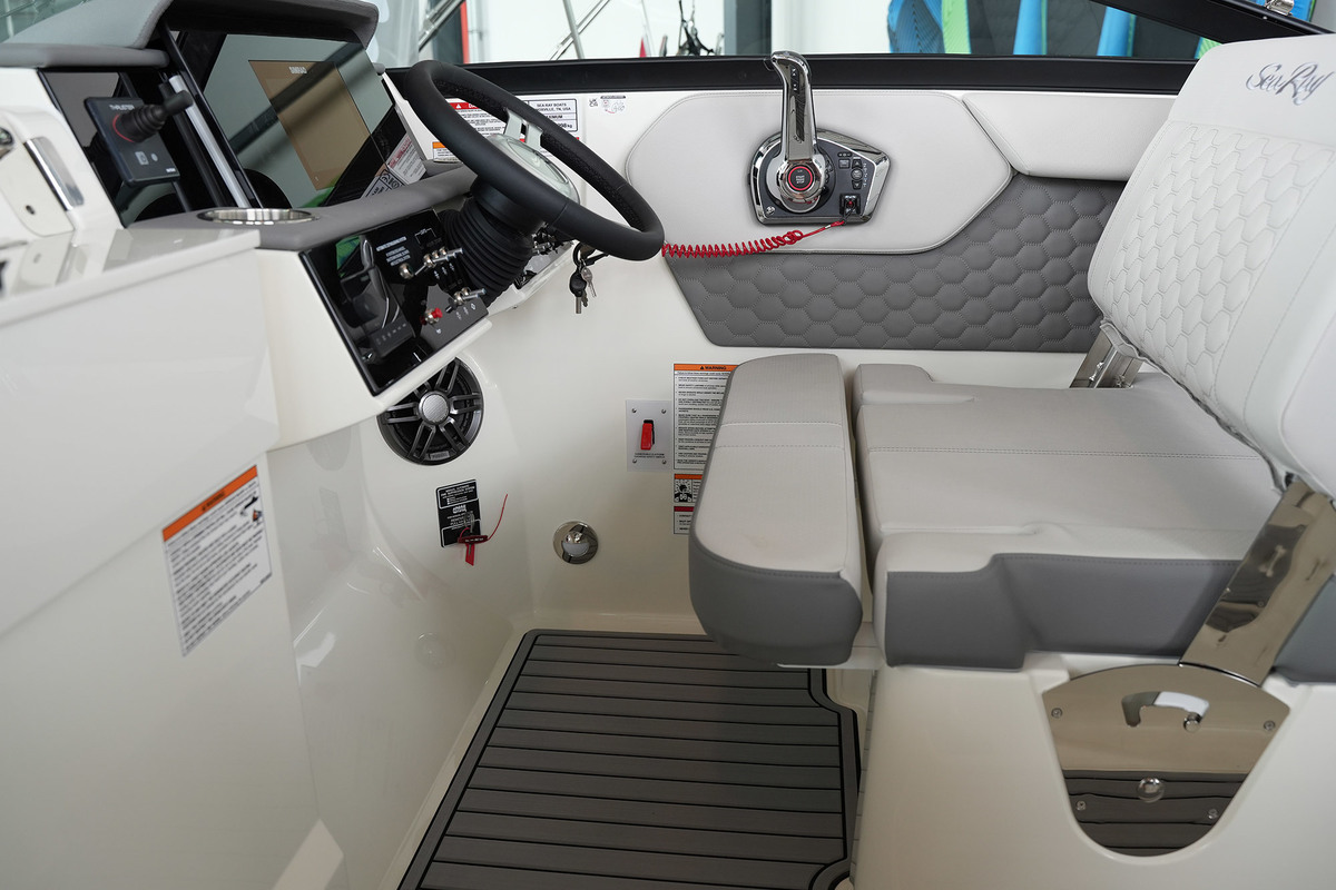 Sea Ray SDX 250 — foto 23 van 82