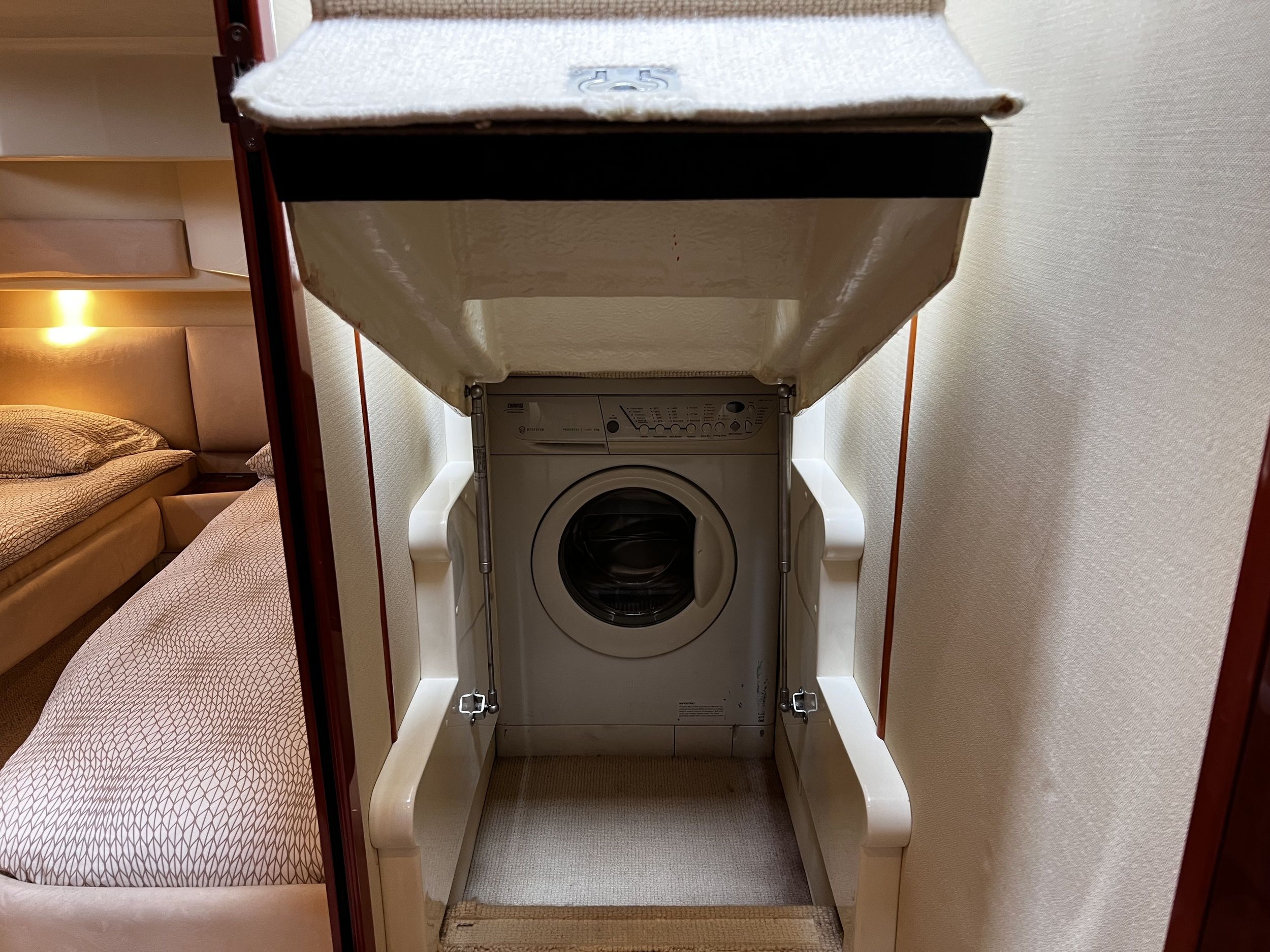Fairline Phantom 46 — foto 3 van 10