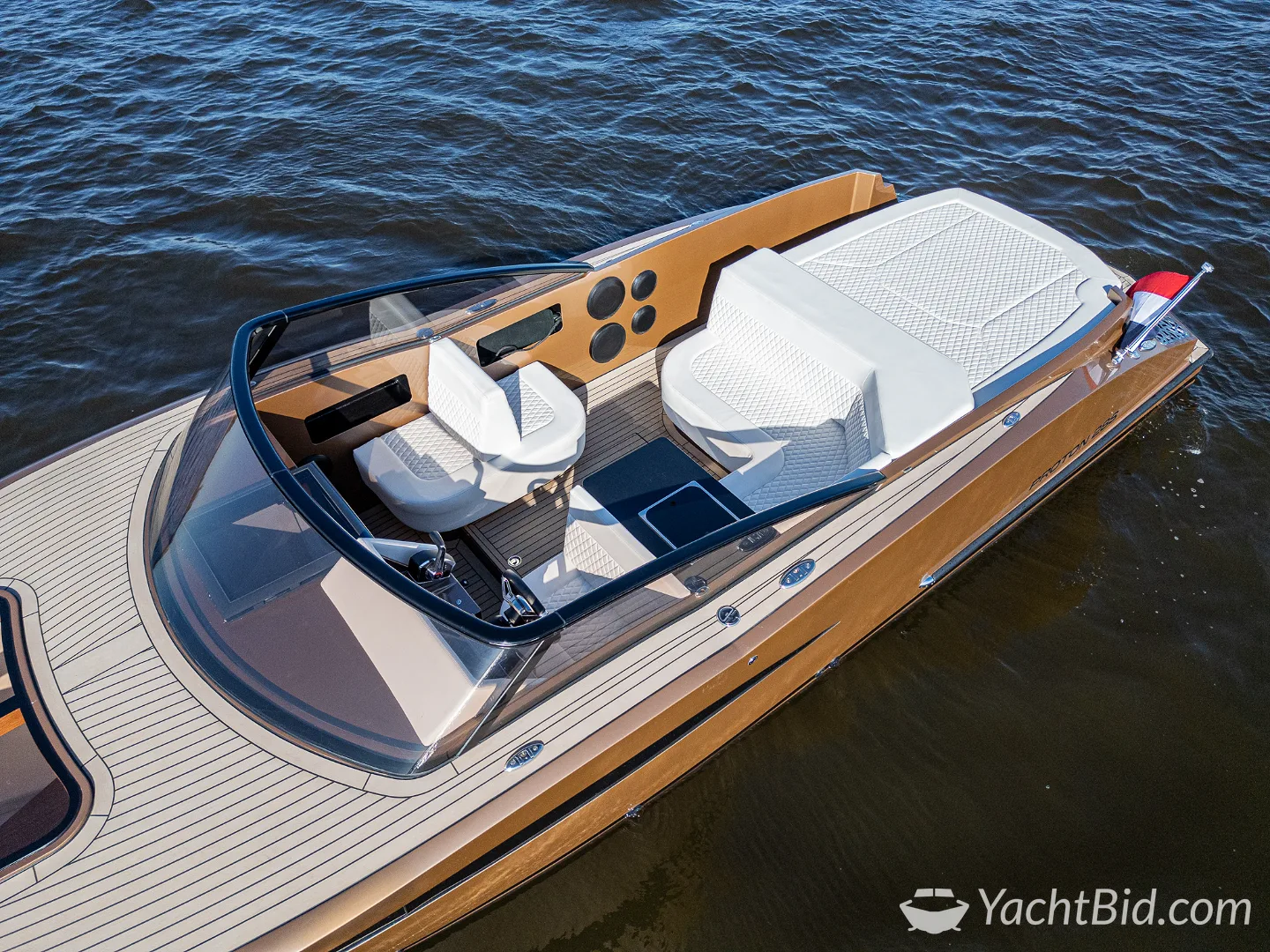 Proton Yachts — foto 4 van 8