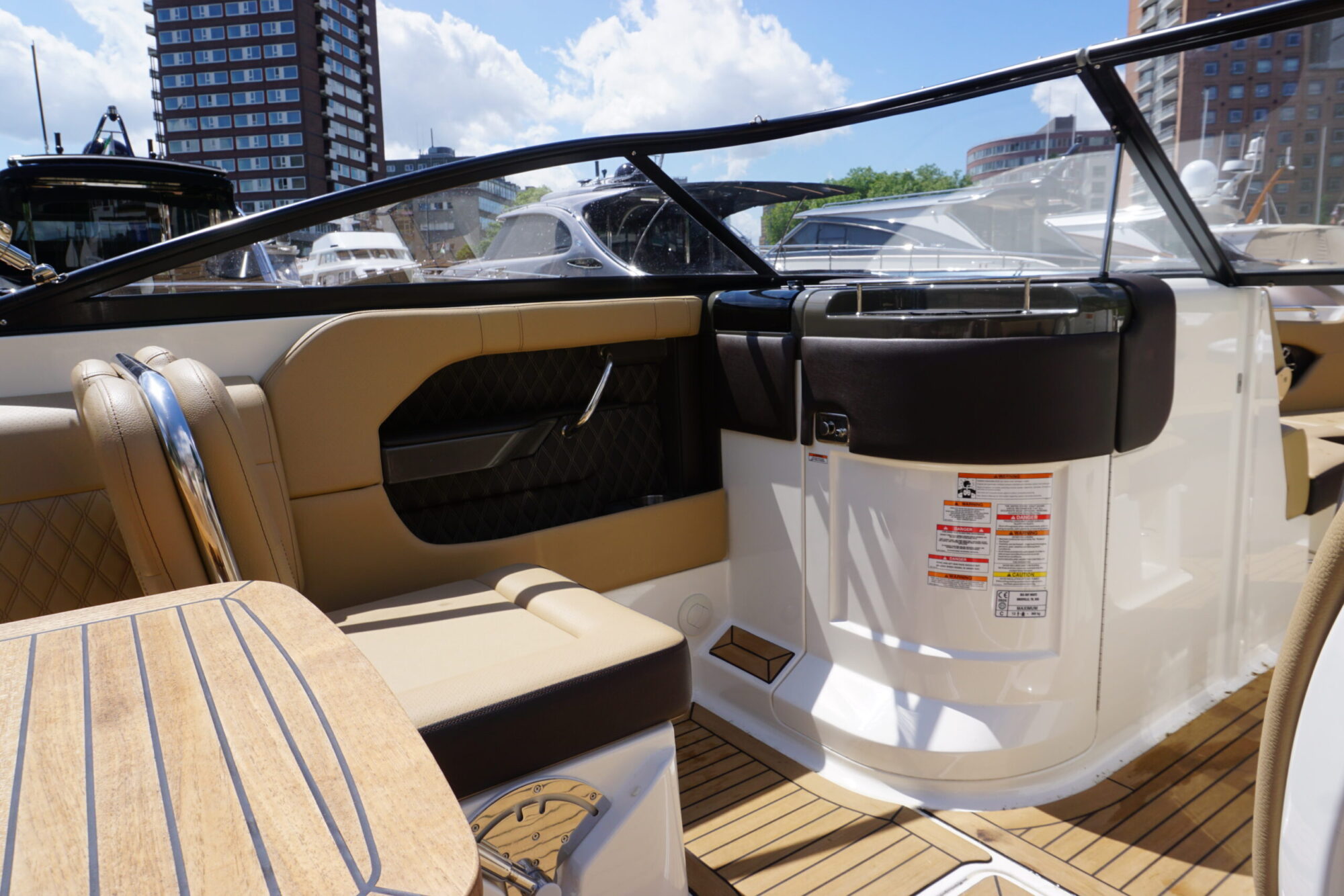 Sea Ray 250 SLX — foto 13 van 33