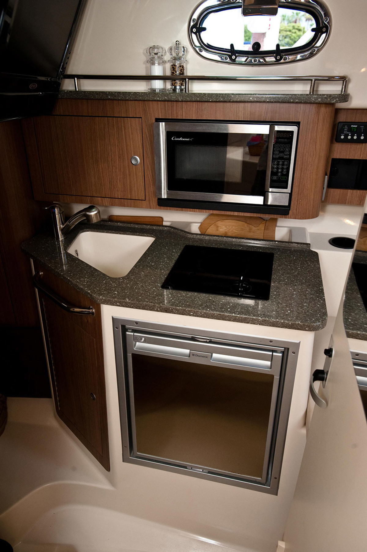 Boston Whaler 285 Conquest — foto 12 van 13