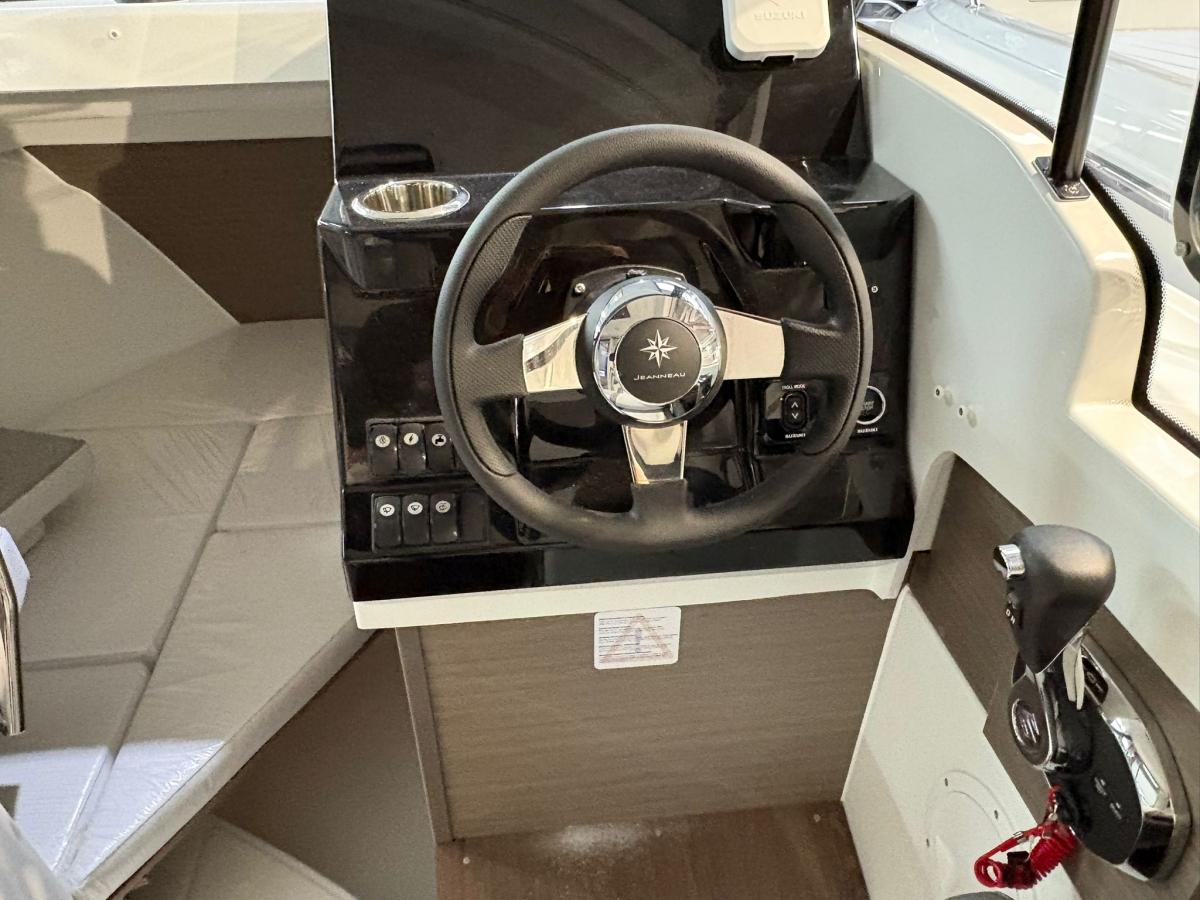 Jeanneau Merry Fisher 695 Serie 2. Deze prachtige boot is aanwezig op de Suzuki stand van hiswa te water 2026. — foto 10 van 18