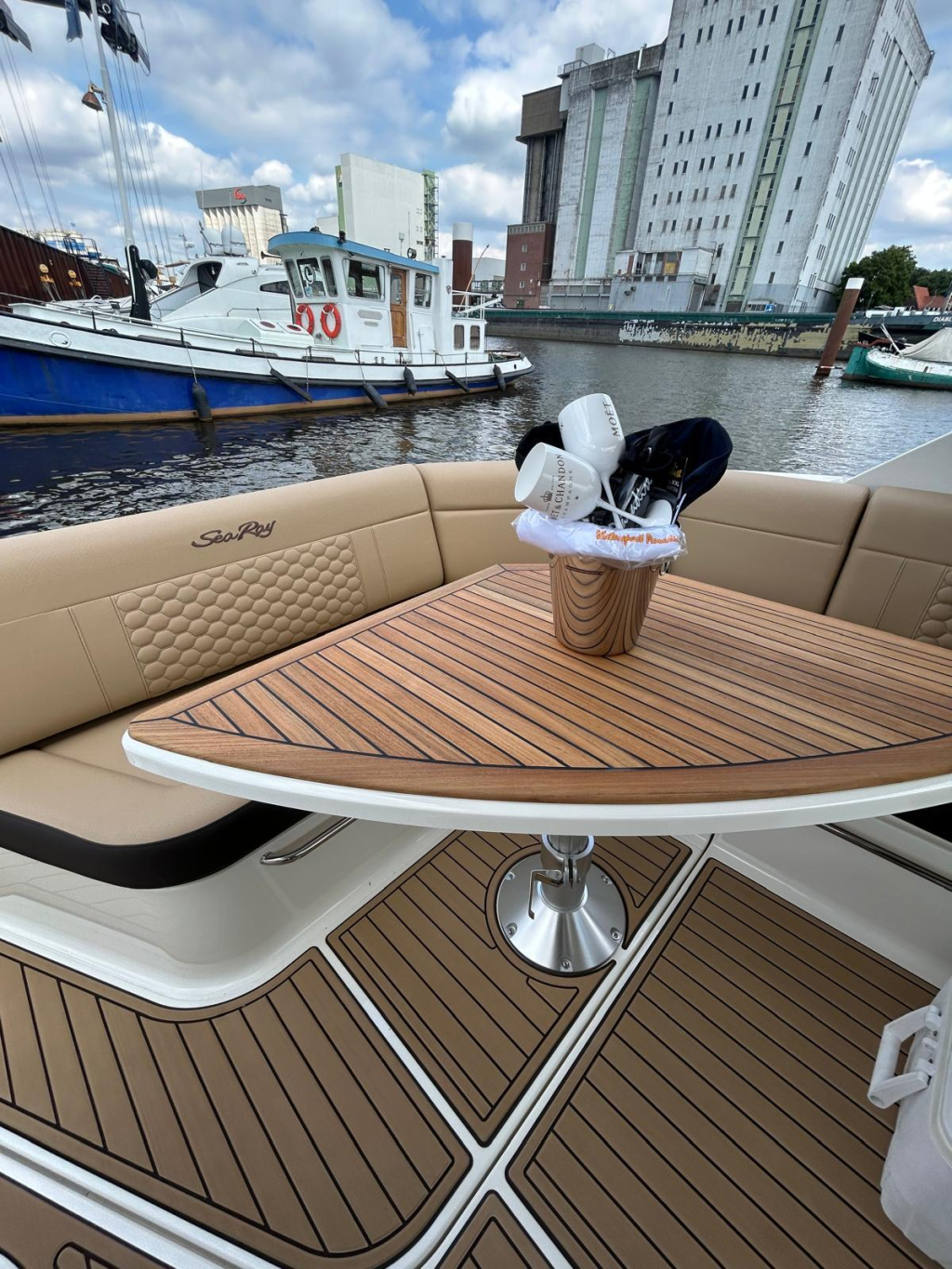 Sea Ray Sundancer 320 — foto 38 van 39