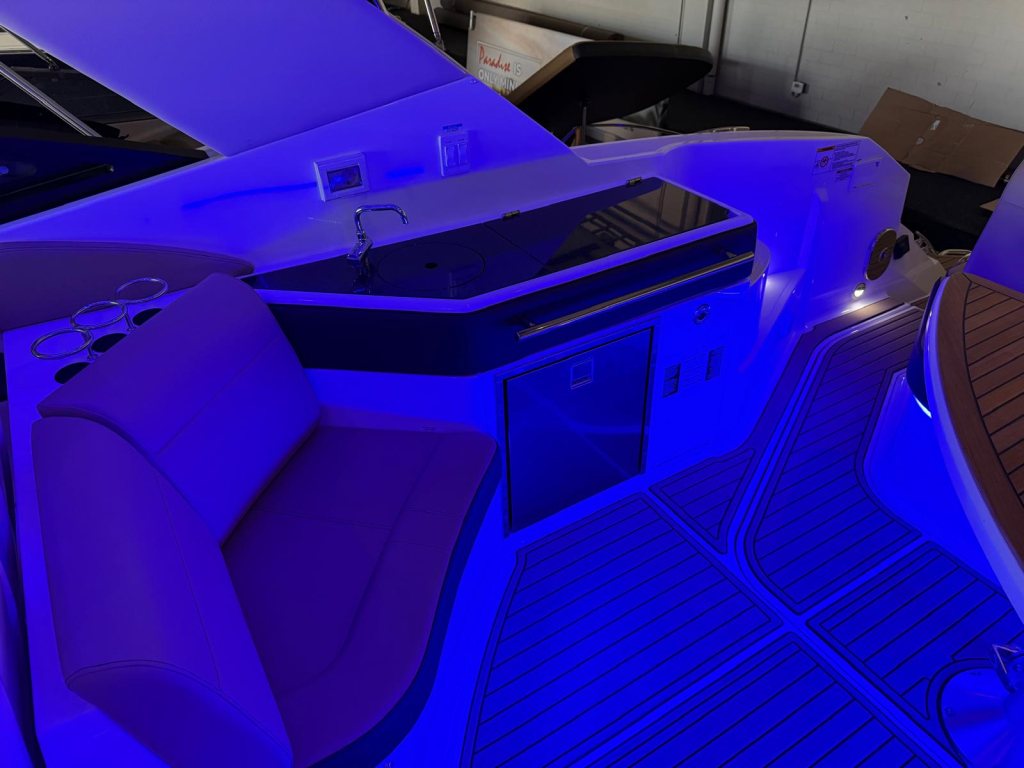 Sea Ray Sundancer 320 — foto 34 van 39