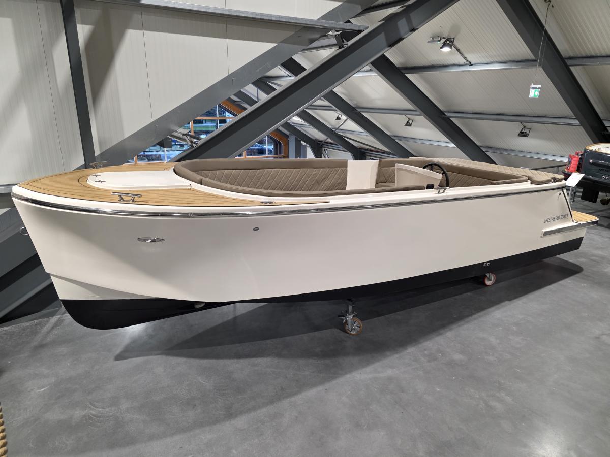 Lifestyle 780 Tender — foto 1 van 1
