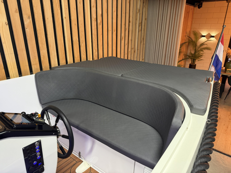 Lago Amore 600 Deluxe 20pk Suzuki — foto 8 van 12