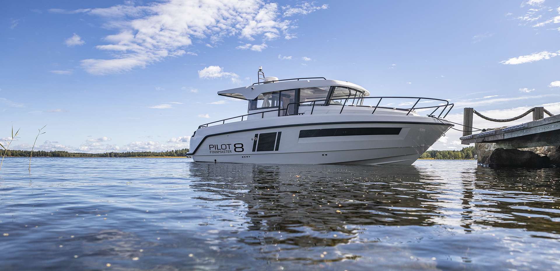 Finnmaster pilot 8 met 2x 200 pk Yamaha motoren  — foto 16 van 45