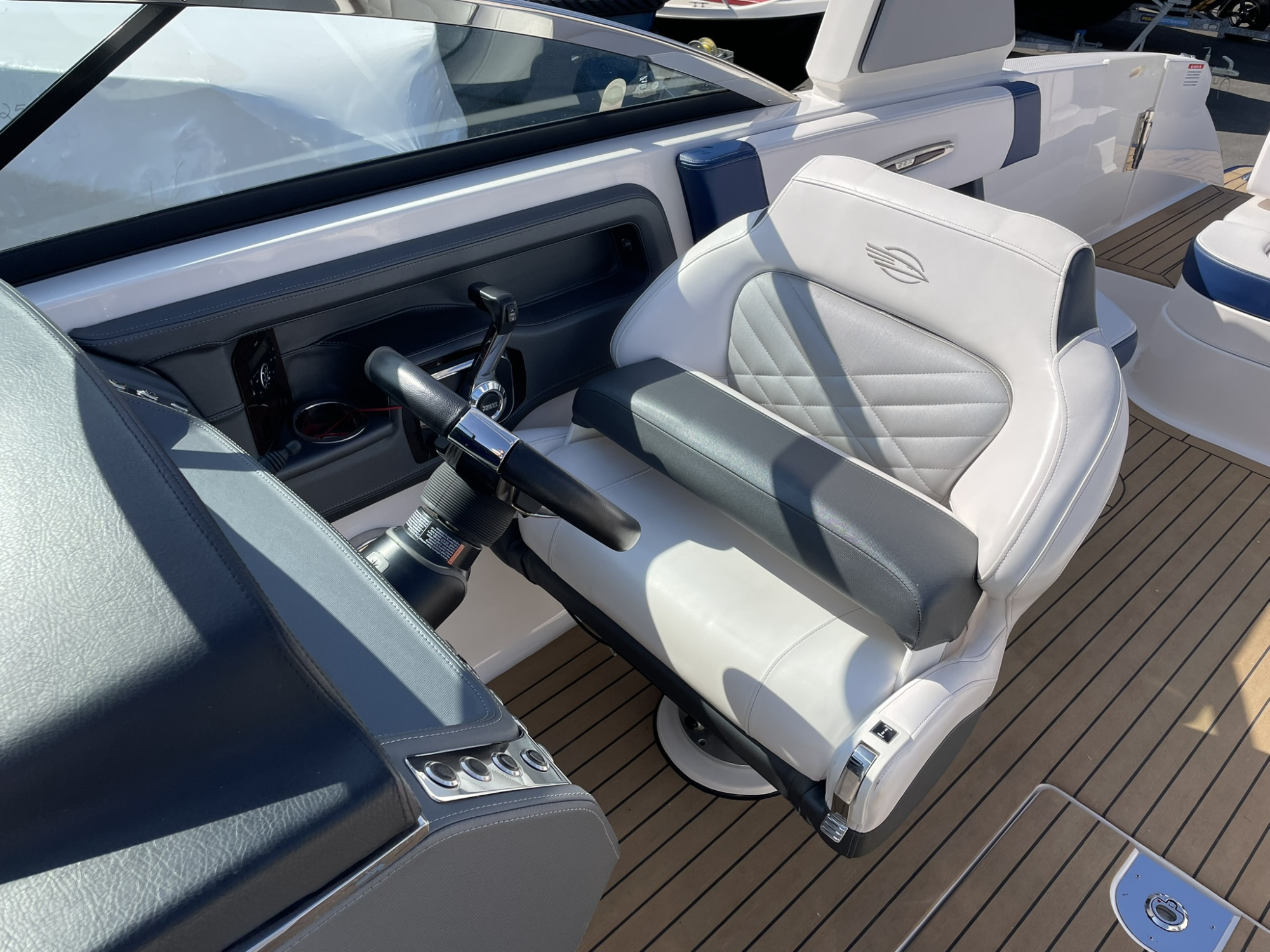 Chaparral 277 SSX met Volvo 380 pk AANBIEDING — foto 10 van 24