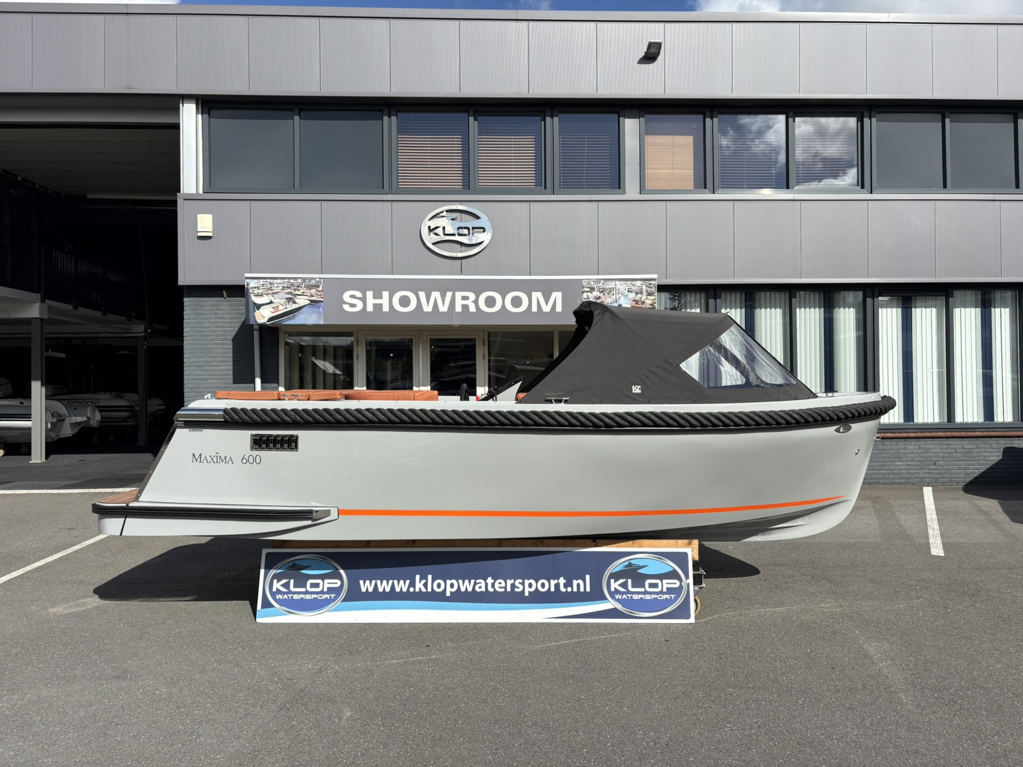 Maxima Boats 600 in verkeersgrijs (RAL 7042) op voorraad!