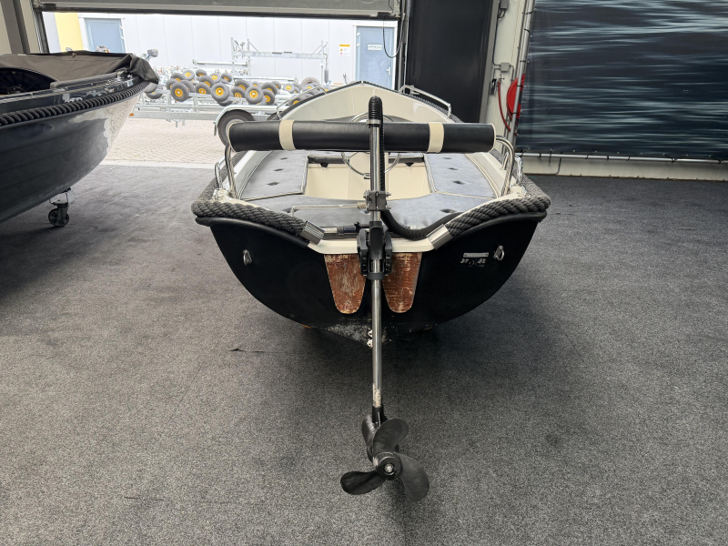 Family 430 Elegance + Haswing 4.0 elektromotor — foto 7 van 9