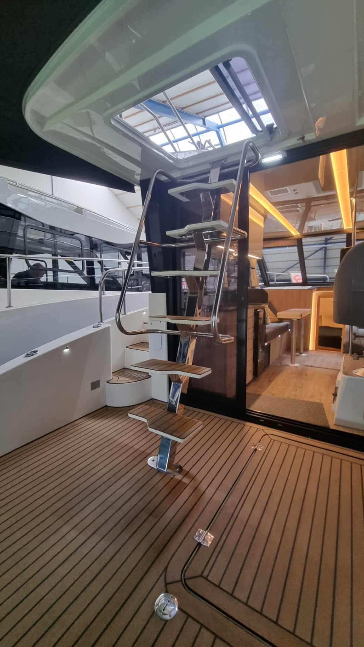 Cobra Yachts Futura 40 — foto 8 van 12