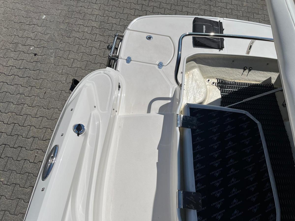 Monterey 244 FSX  Bowrider — foto 12 van 20