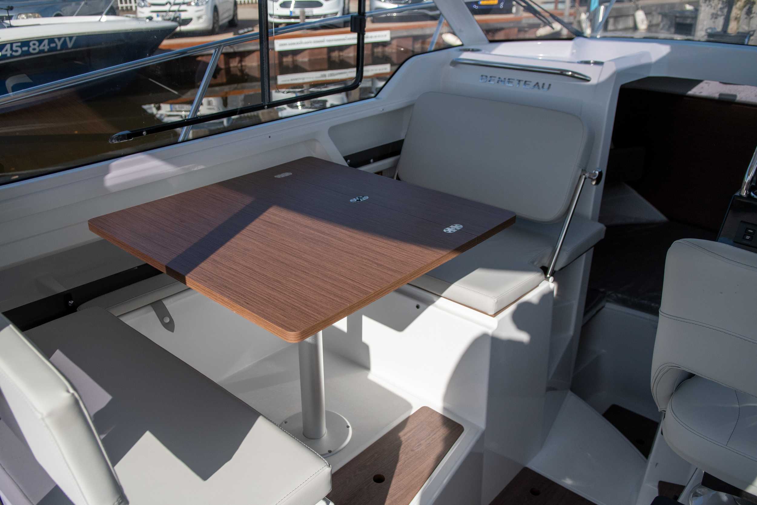 Beneteau Antares 8 — foto 17 van 20