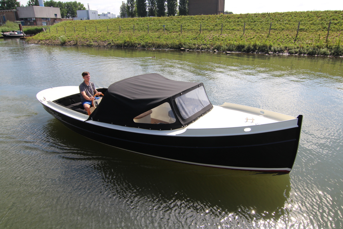 Steilsteven Sloep Unique 720