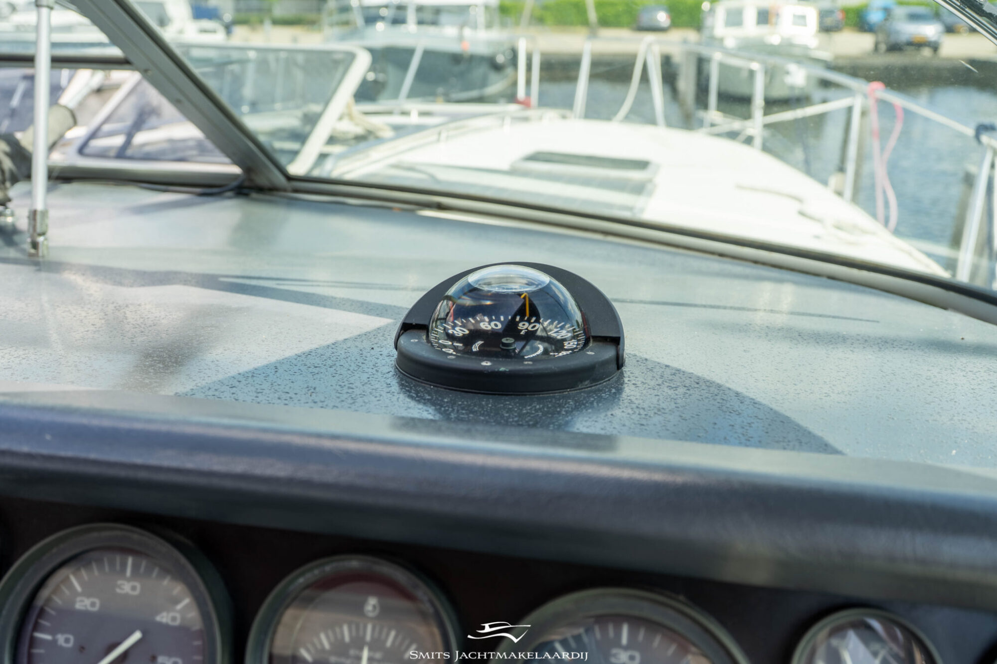 Sea Ray 370 Express Cruiser — foto 48 van 59