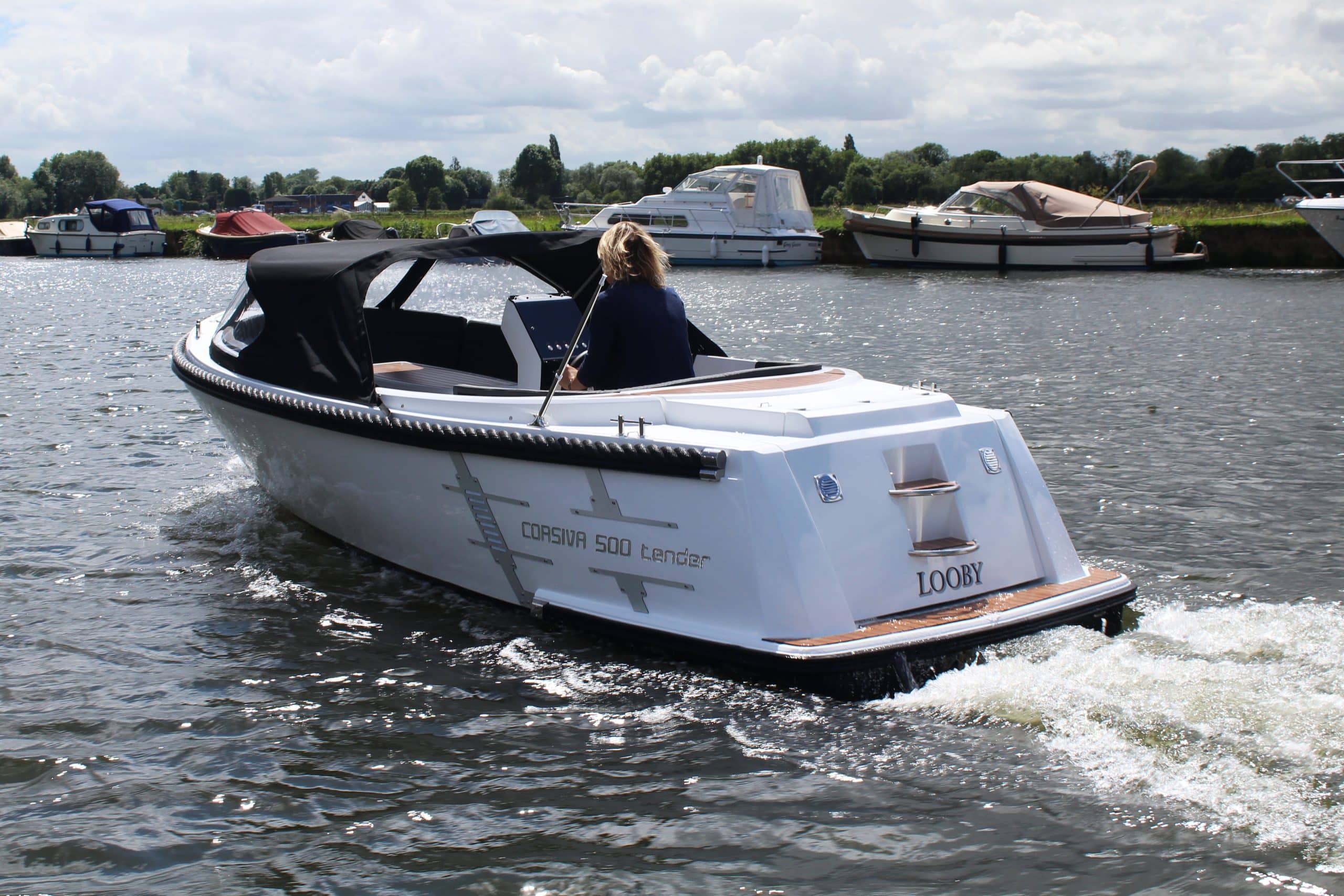 Corsiva 500 Tender — foto 2 van 17