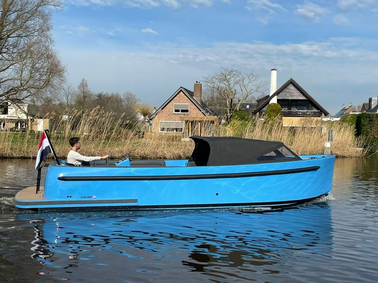 Seafury Hawker Tender 725 — foto 2 van 13