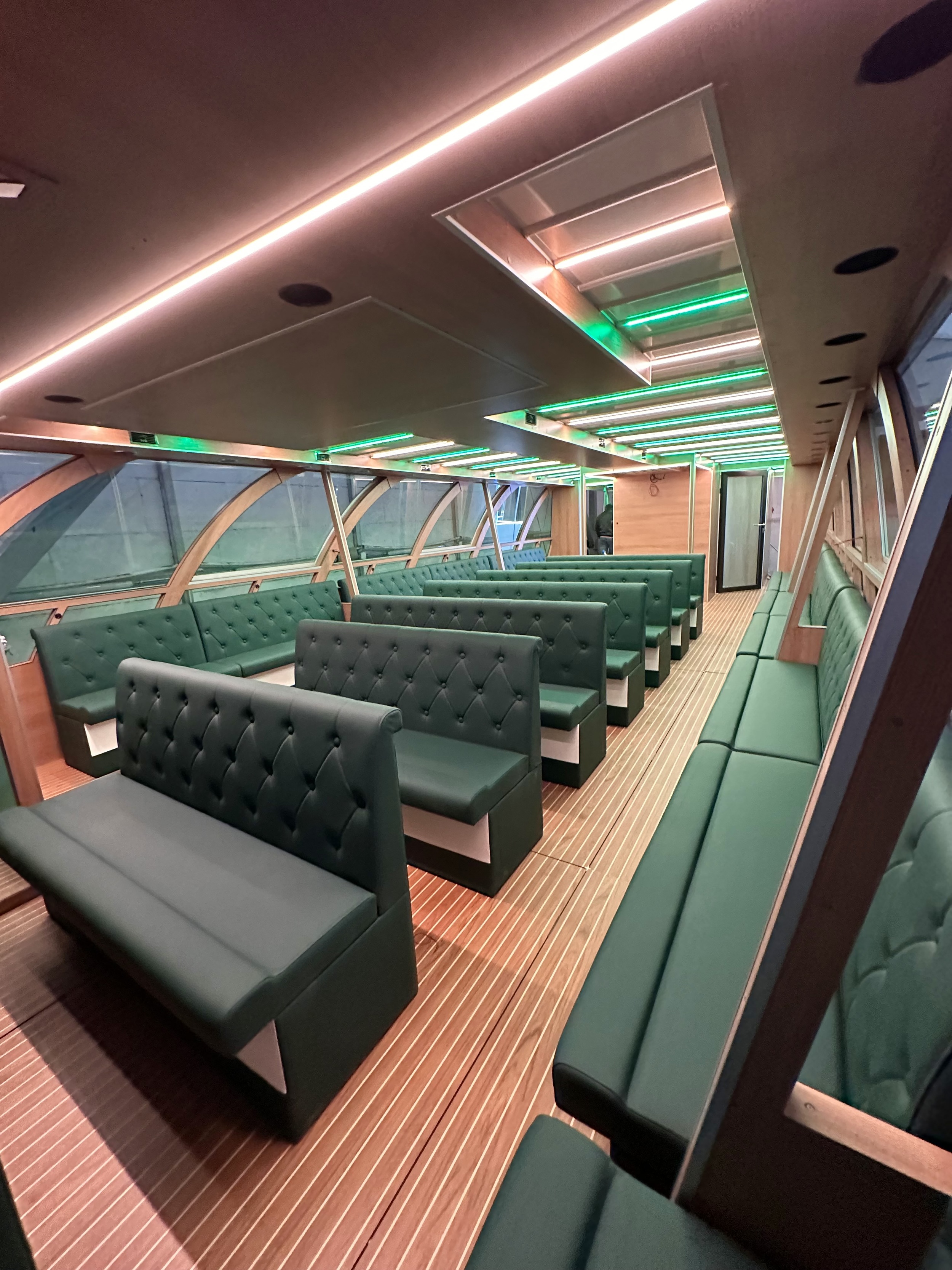 Holiday Boat Sundeck 57 Passenger Catamaran — foto 37 van 39