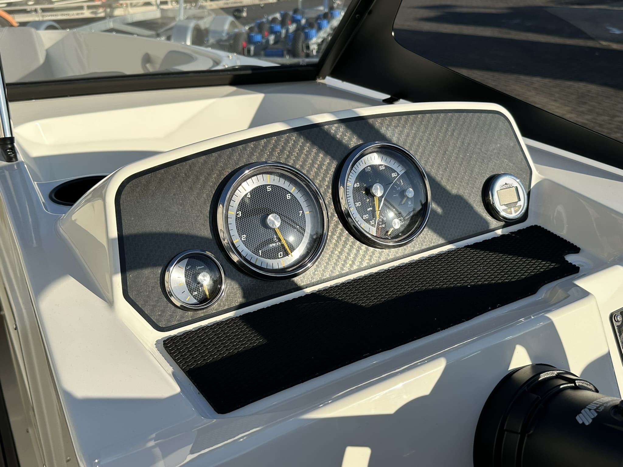 Bayliner Element M17 — foto 9 van 16