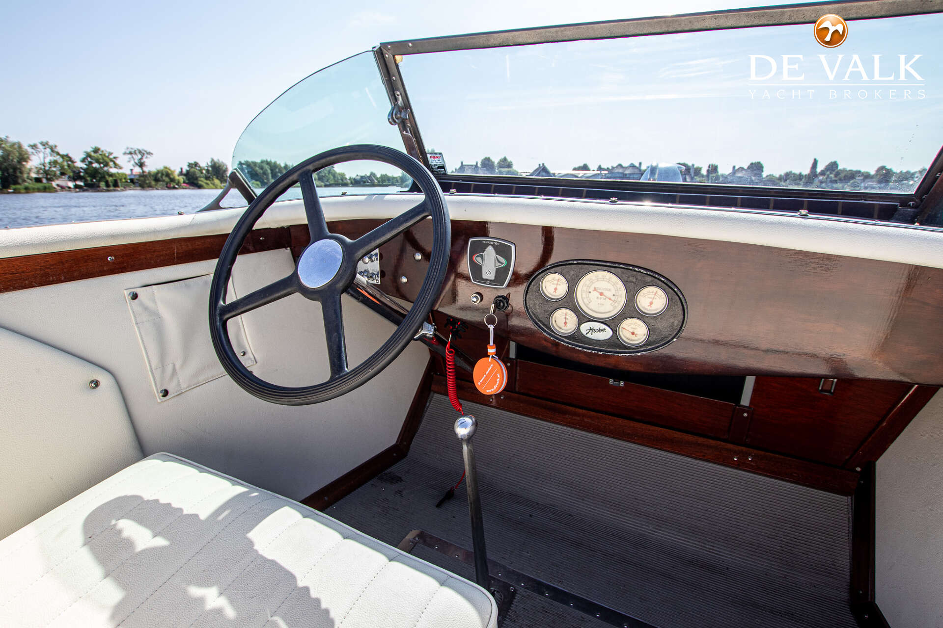 Hacker-Craft Triple Cockpit Runabout — foto 19 van 33