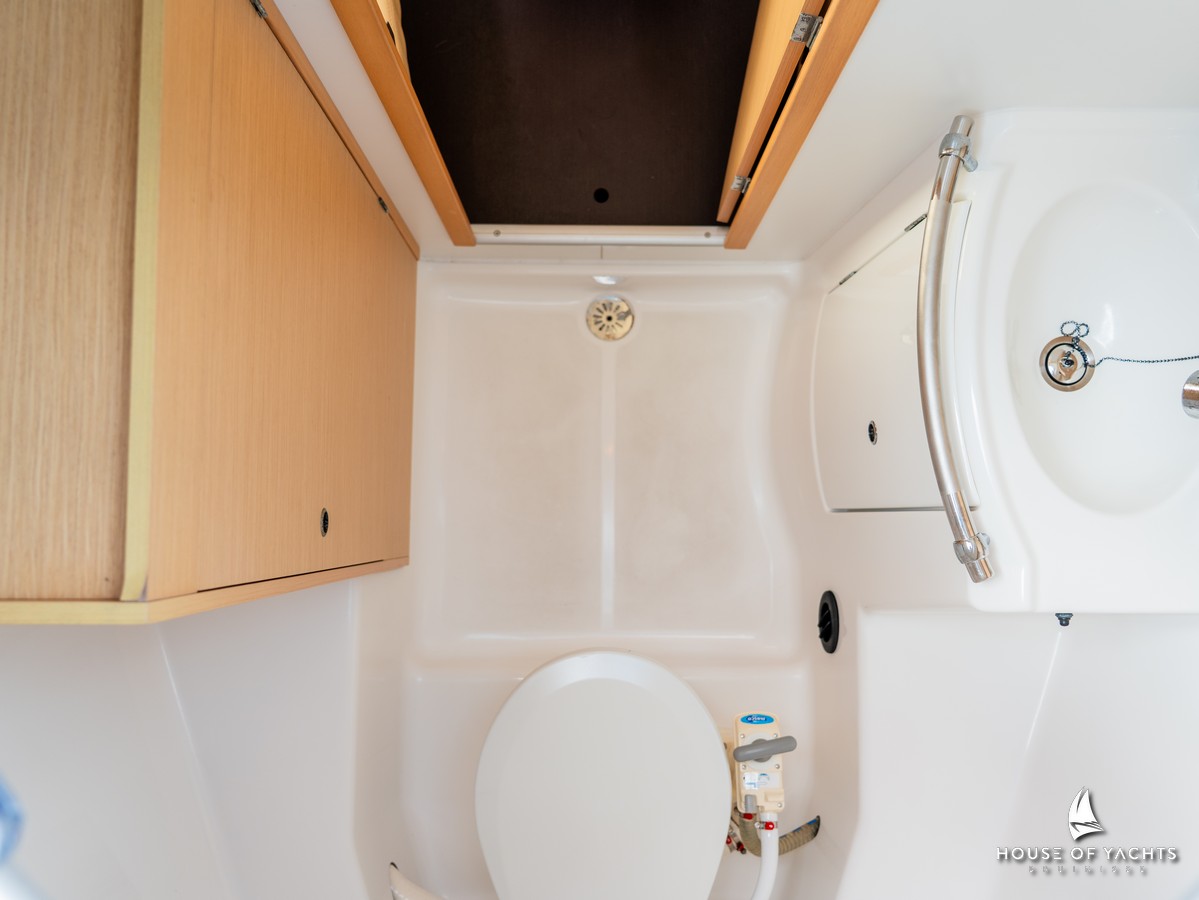 Beneteau First 34.7 — foto 2 van 12